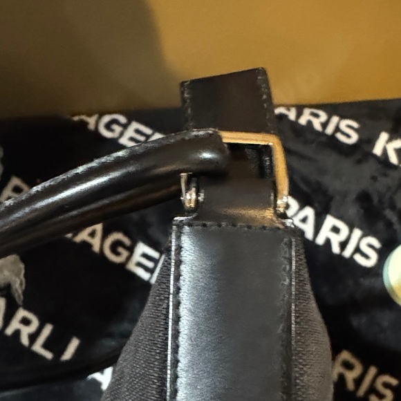 Authentic Gucci Shoulder Black Women's Bag With One Small Spot On Back - Picture 12 of 15